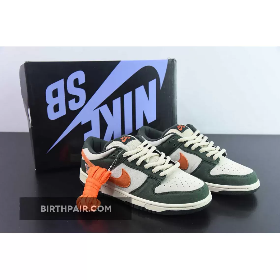 Nike SB Dunk Low Pro ‘Eire’ Net/Deep Orange 304292-185