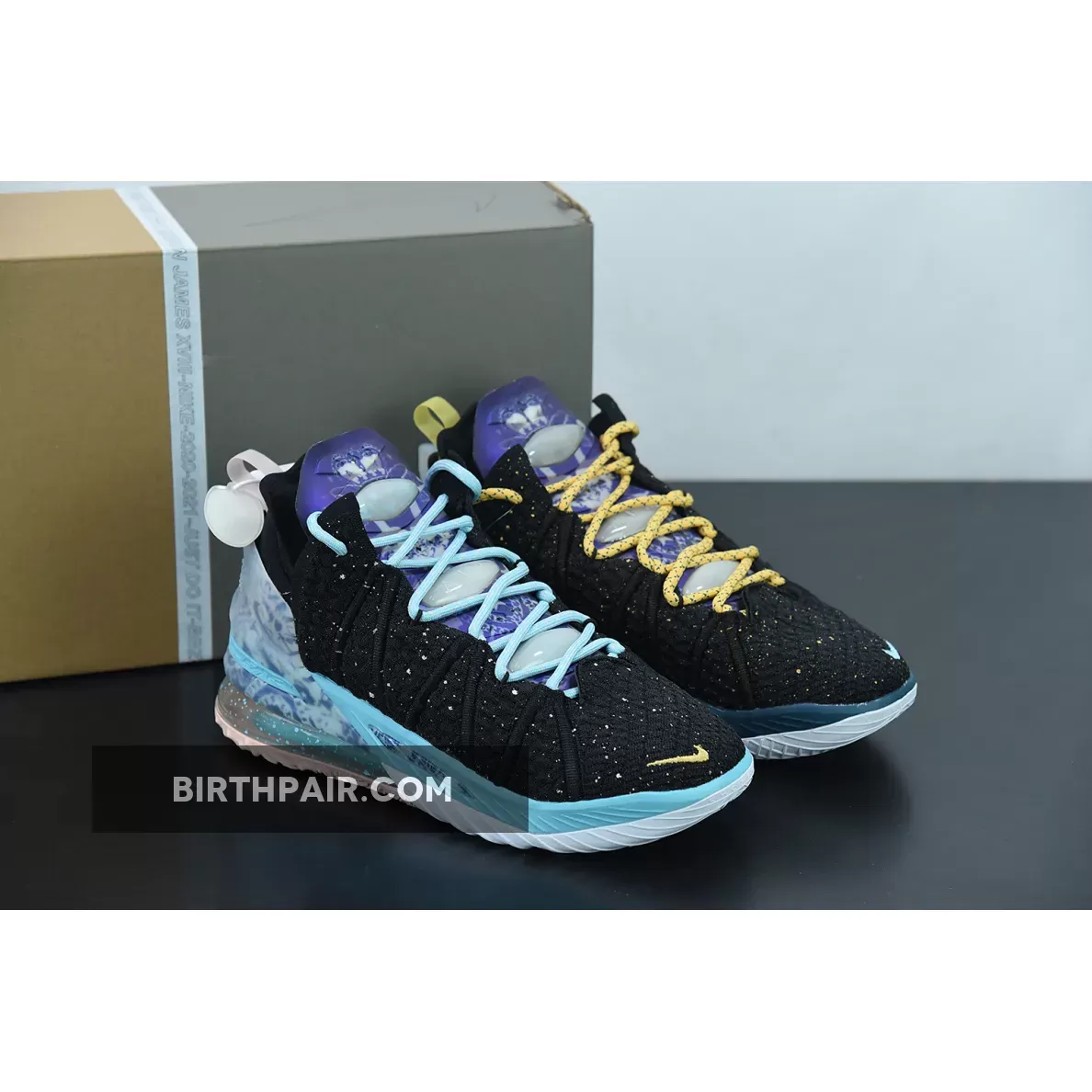 Nike Reflections / Nike LeBron 18 'Reflections' DB8148-003