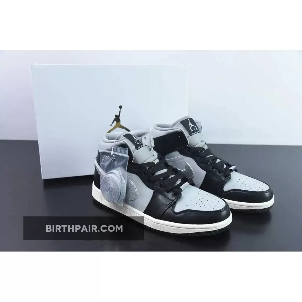 Air Jordan 1 Mid SE Black Chrome