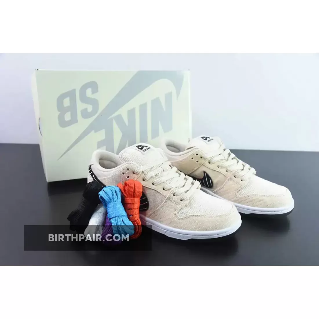 Albino & Preto x Nike SB Dunk Low "Pearl White" FD2627-200