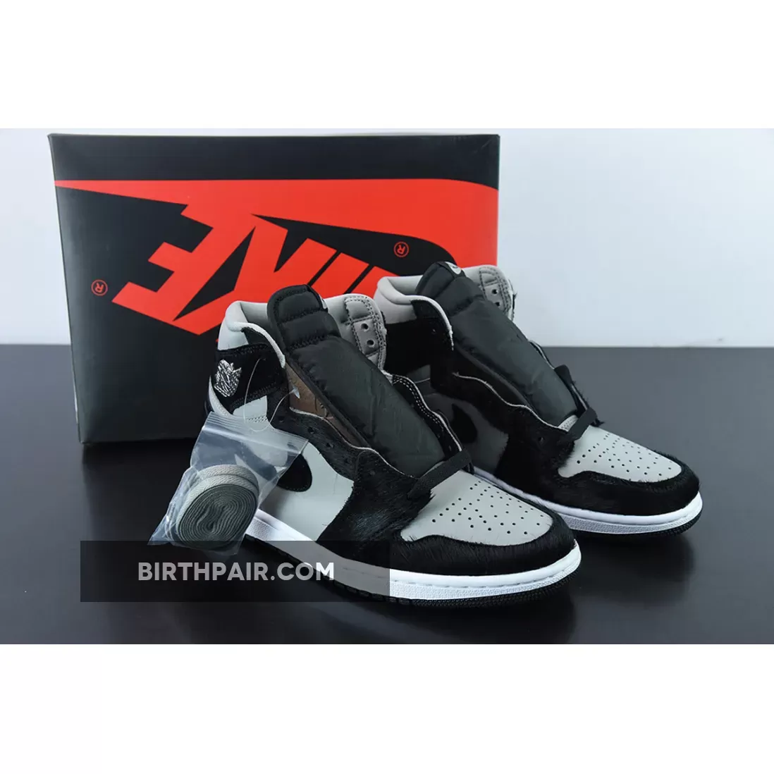 Air Jordan 1 High OG 'Twist 2.0' Medium Grey/Black-White DZ2523-001 - Black And White Jordan 1 Women's