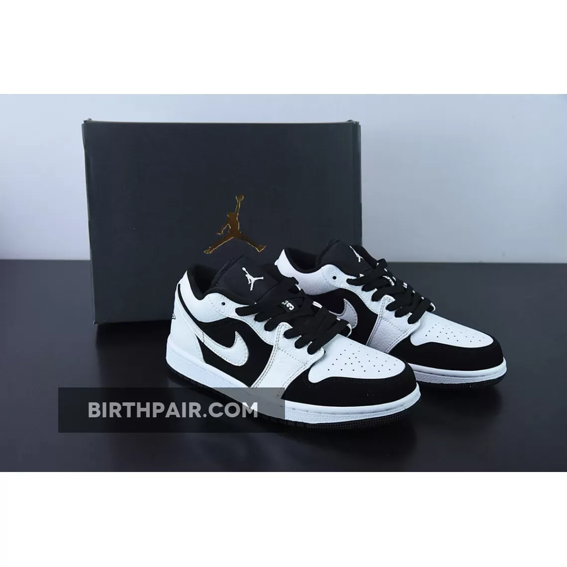 Air Jordan 1 Low Black White 1675862834